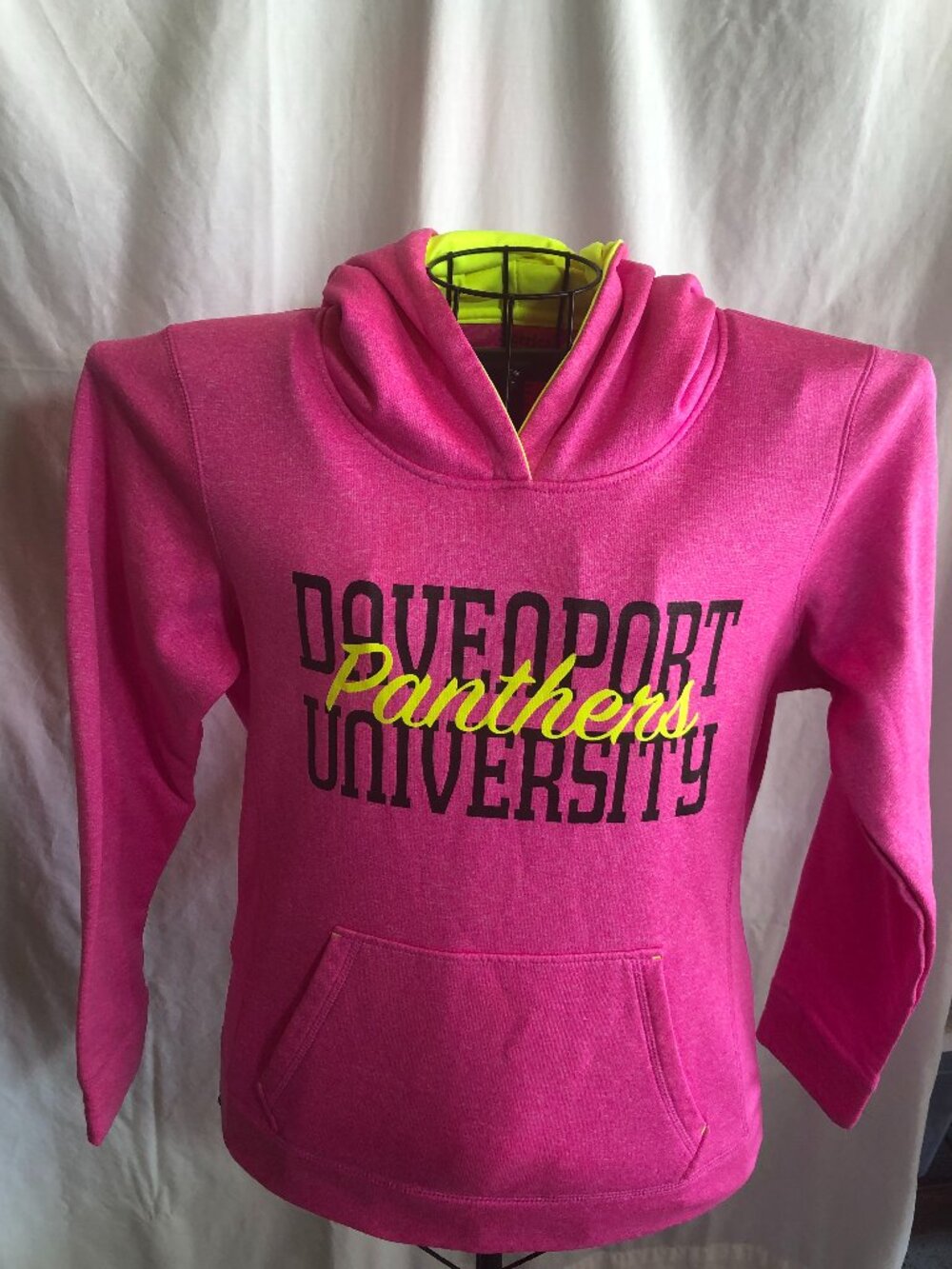 Davenport University Panthers LARGE america PINK Hoodie 20.5" Pit to Pit